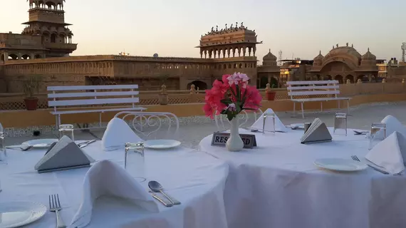 WelcomHeritage Mandir Palace | Racastan - Jaisalmer (ve civarı) - Jaisalmer