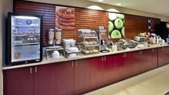 La Quinta Inn & Suites Frankfort | Indiana - Lafayette (ve civarı) - Frankfort