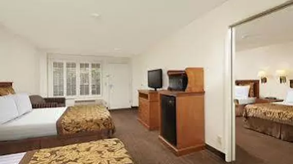 Anaheim Desert Inn & Suites | Kaliforniya - Orange County - Anaheim - Anaheim Resort