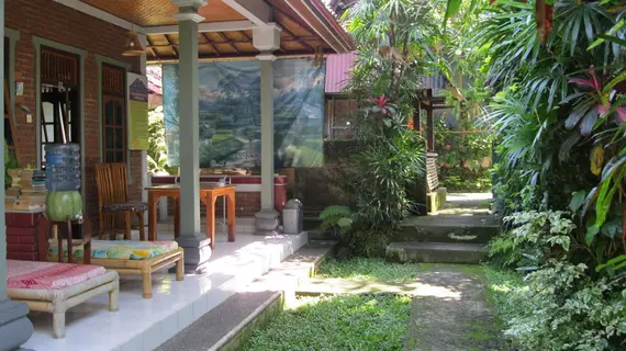 Suastika Lodge | Bali - Ubud - Peliatan