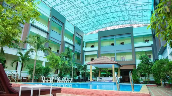 Sihanoukville Plaza Hotel | Koh Kong - Sihanoukville (ve civarı) - Sihanoukville - Mittakpheap