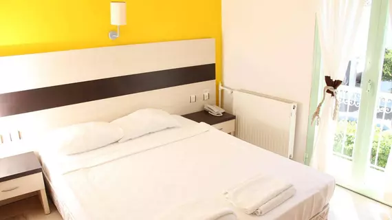 R+ Hostel | İzmir - Çeşme - Ilıca - Altınyunus Mahallesi