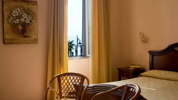 Hotel Mayer & Splendid | Lombardy - Brescia (il) - Desenzano del Garda - Desenzano del Garda Kent Merkezi