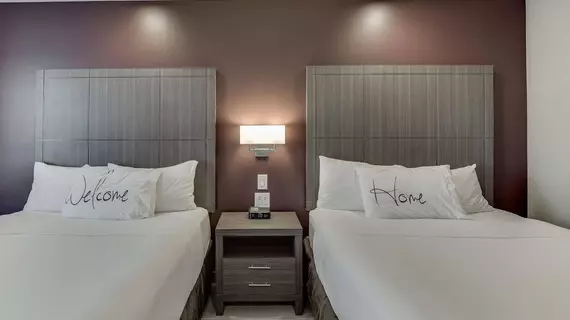 Home Inn & Suites Saskatoon South | Saskatchewan - Saskatoon