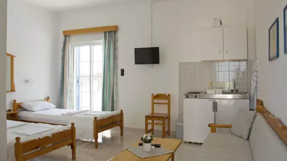 Blue Dolphin Studios and Apartment | Attica - Aegina