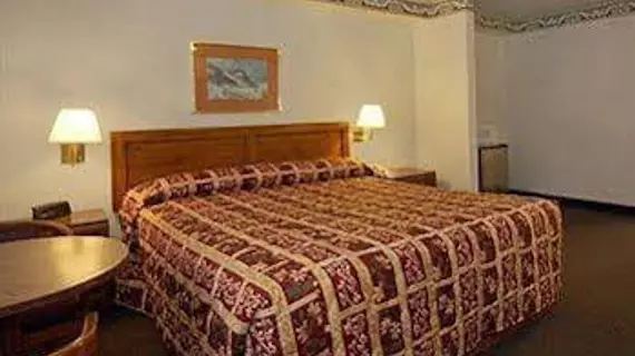 Econo Lodge Monterey Fairgrounds | Kaliforniya - Monterey (ve civarı) - Monterey