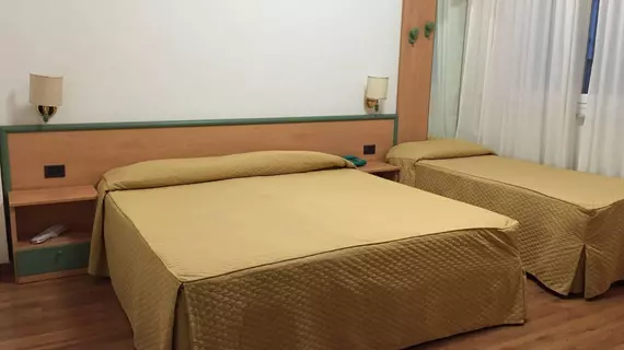 Hotel Iris | Liguria - Cenova (il) - Ponente - Cenova (ve civarı) - Cenova