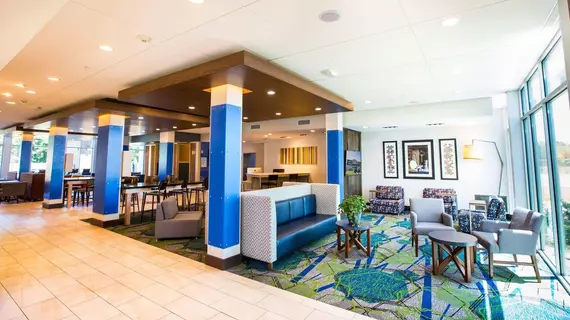 Holiday Inn Express and Suites Greenwood Mall | Güney Karolayna - Greenwood