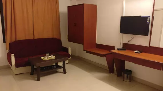 Hotel HMR Royal Inn | Maharaştra - Pune Bölgesi - Pune