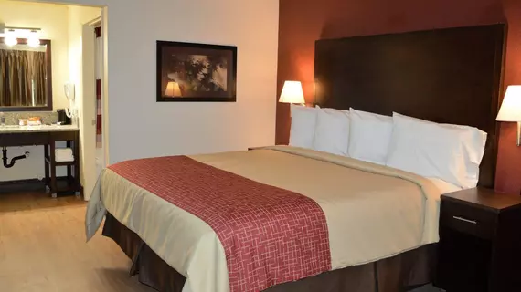 Red Roof Inn and Suites Sacramento North | Kaliforniya - Sacramento (ve civarı) - Sacramento