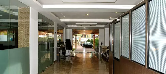 Le Crescent Hotel | Batı Delhi - Ulusal Eyalet Başkenti Delhi - Delhi (ve civarı) - Noida - Indirapuram