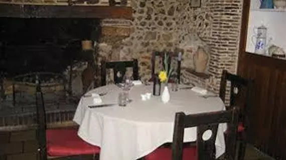 Hotel Restaurant Le Cheval Blanc | Bourgogne-Franche-Comte - Yonne - Charny-Oree-de-Puisaye