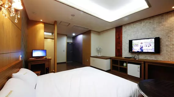 Venezia Tourist Hotel | Güney Jeolla - Suncheon (ve civarı) - Suncheon