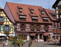 Hôtel-Restaurant Au Lion | Grand Est - Haut-Rhin (bölge) - Ribeauville