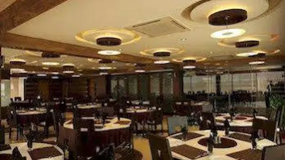 Shangri - La Grand The Hotel | Gujarat - Ahmedabad Bölgesi - Sānand