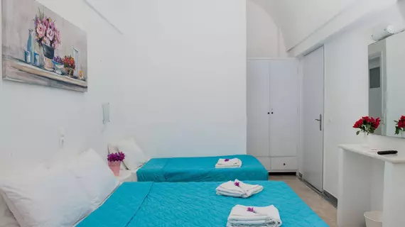 Join Us Low Cost Rooms | Ege Adaları - Santorini