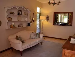 King's Highway Guest House | Western Cape (il) - West Coast DC - Drakenstein - Cape Town (ve civarı) - Cape Town - Somerset West