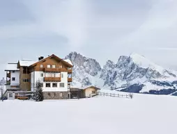 Hotel Icaro | Trentino-Alto Adige - Güney Tirol (il) - Castelrotto - Compaccio