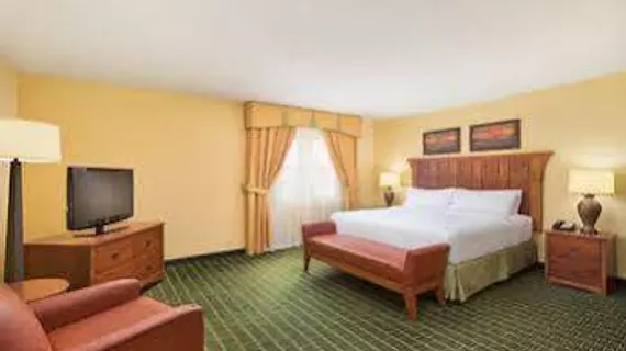 The Q Hotel & Suites | Missouri - Springfield (ve civarı) - Springfield