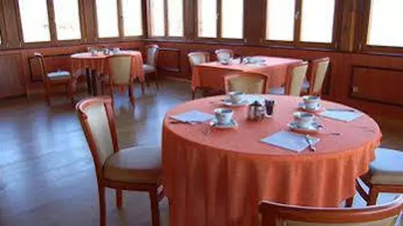 Hotel Cigoland | Grand Est - Bas-Rhin (bölge) - Selestat (ve civarı) - Kintzheim