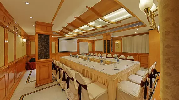 Raj Palace | Tamil Nadu - Tiruvallur - Chennai (ve civarı) - Chennai - T Nagar