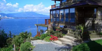 Beachfront at Vesuvius