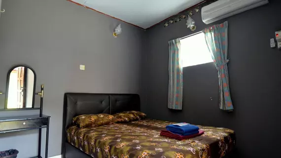 Zackry Guest House | Kedah - Langkawi - Pantai Tengah