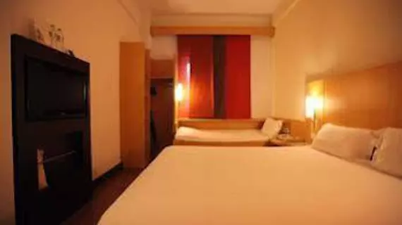 Ibis Ningbo Qianhu Plaza Hotel | Zhejiang - Ningbo - Yinzhou