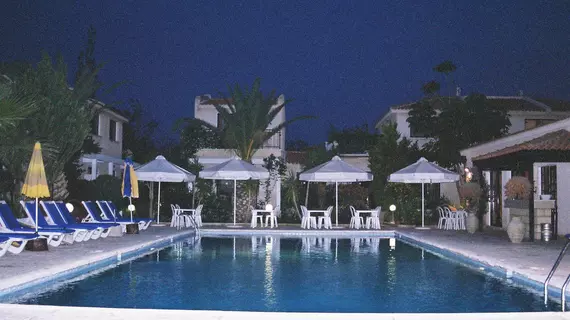 Tavros Hotel Apartments | Baf (ve civarı) - Neo Chorio