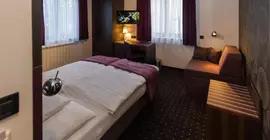 Log In Rooms | Zagreb