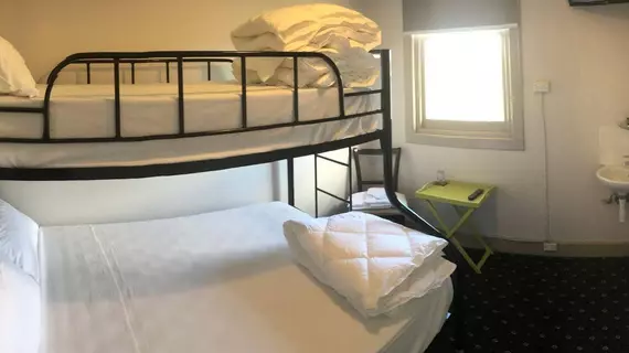 Rooms at Carbonis | Victoria - Ballarat - Ballarat East