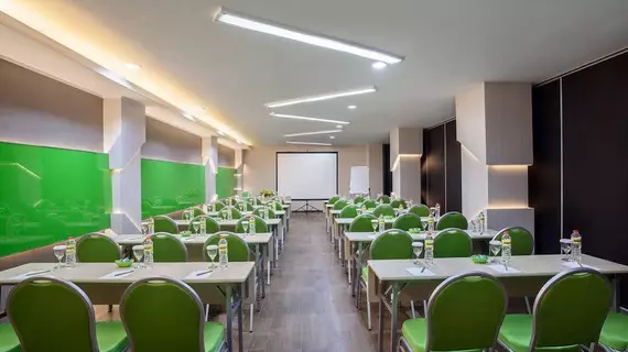 MaxOneHotels at Tidar Surabaya | Doğu Cava - Surabaya