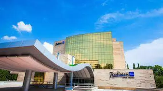 Radisson Blu Hotel, Yerevan | Erivan (ve civarı) - Yerevan - Arabkir