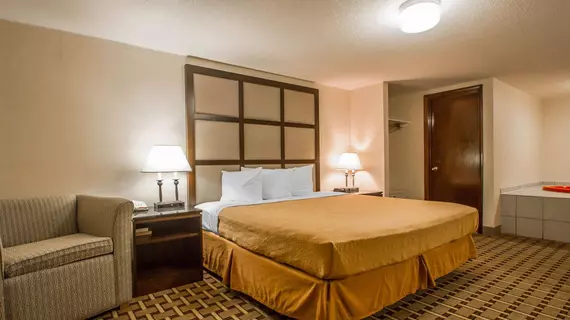 Rodeway Inn and Suites | Connecticut - Torrington (ve civarı) - Torrington