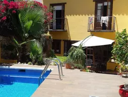 Hostal Lorca | Andalucia - Malaga İli - La Axarquía - Nerja - Nerja Kent Merkezi