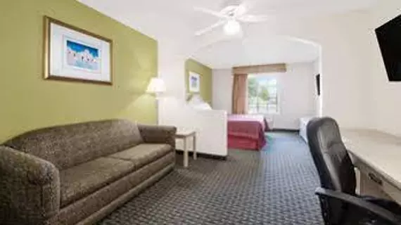 Quality Inn & Suites | New Mexico - Clayton