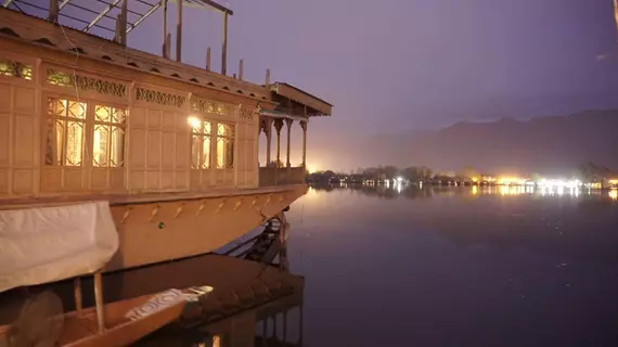 New Jacquline Heritage Houseboats | Cammu ve Keşmir - Srinagar (ve civarı) - Gulmarg - Nagīn Bāgh