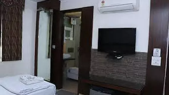 Hotel High 5 Land | Batı Delhi - Ulusal Eyalet Başkenti Delhi - Delhi (ve civarı) - Yeni Delhi - Karol Bagh