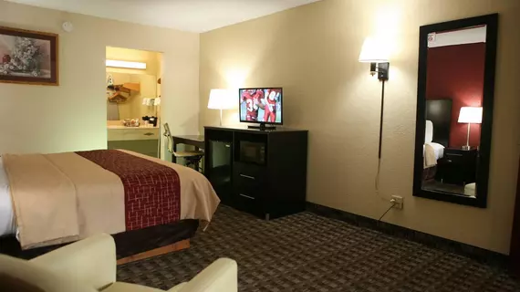 Red Roof Inn and Suites Cave City | Kentucky - Bowling Green (ve civarı) - Cave City