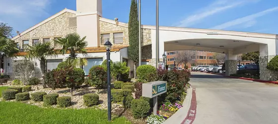 Quality Inn and Suites | Teksas - Fort Worth (ve civarı) - North Richland Hills