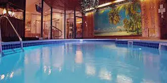 Sybaris Pool Suites Mequon