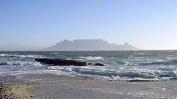 Cape Town Sea More - Express Tours and Guesthouse | Western Cape (il) - West Coast DC - Drakenstein - Cape Town (ve civarı) - Cape Town - Bloubergstrand