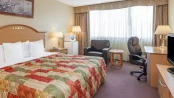 Days Hotel & Conference Center East Brunswick | New Jersey - Franklin Township - Somerset (ve civarı) - East Brunswick