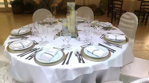 FILIPPONE HOTEL & RISTORANTE | Abruzzo - L'Aquila (il) - Gioia dei Marsi