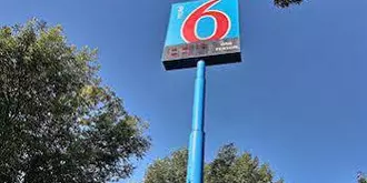 Motel 6 Bismarck