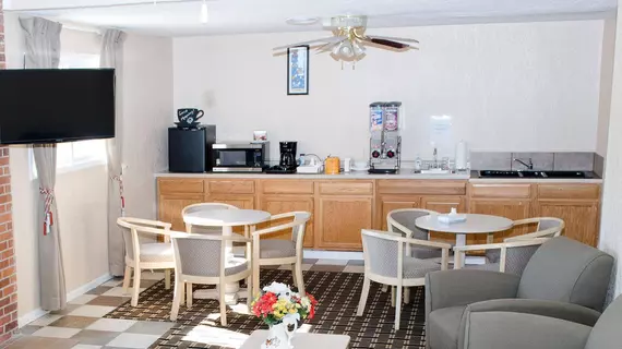 Grand View Plaza Inn & Suites | Kansas - Grandview Plaza