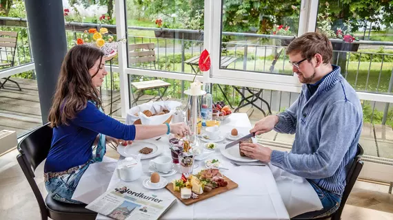 Hotel Amsee | Mecklenburg - Batı Pomerania - Mecklenburger Seenplatte - Waren/Müritz