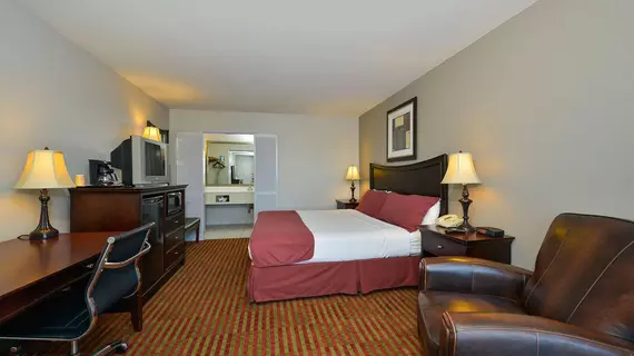 Lamplighter Inn and Suites | Kansas - Pittsburg (ve civarı) - Frontenac