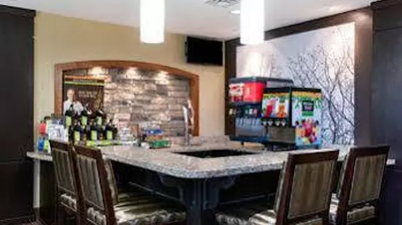 STAYBRIDGE SUITES EAU CLAIRE - ALTOONA | Wisconsin - Eau Claire (ve civarı) - Altoona