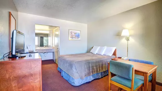 Good Nite Inn Redlands | Kaliforniya - San Bernardino County - San Bernardino (ve civarı) - Redlands